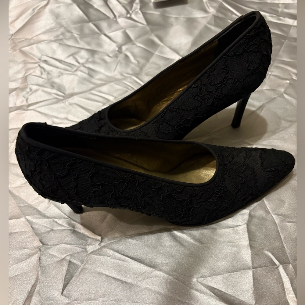 Elegant Black Lace Women's Heels